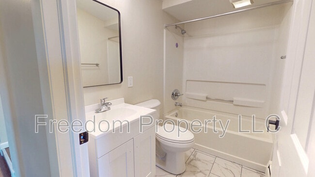 Building Photo - 12 Liberty St