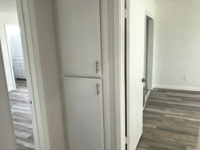 Hallway Storage - 3173 Rowena Ave