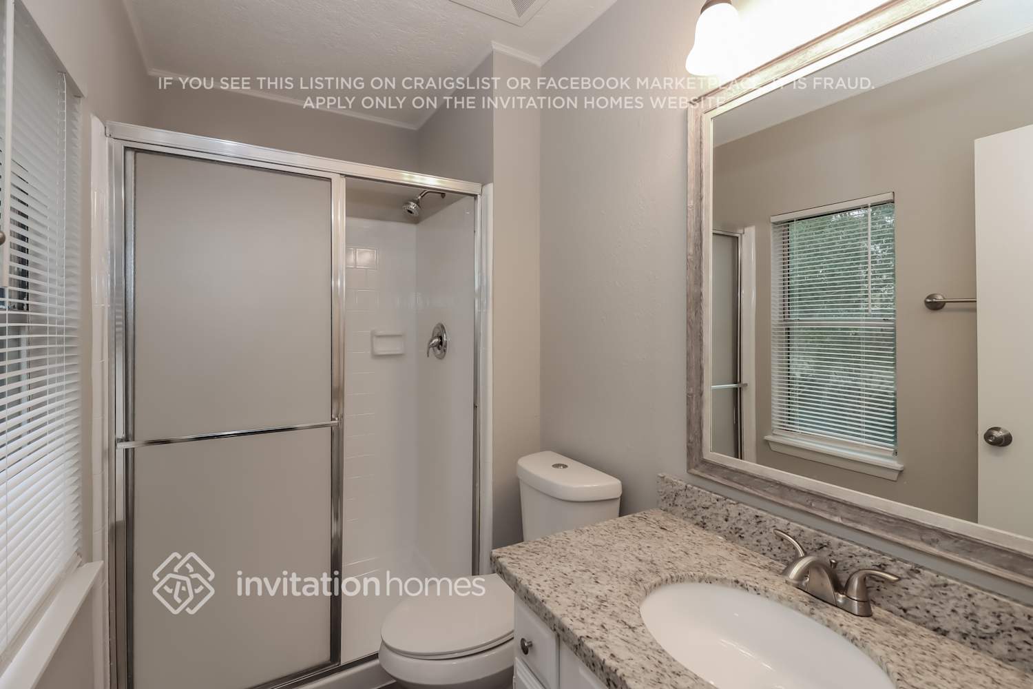 Building Photo - 18023 Holly Forest Dr