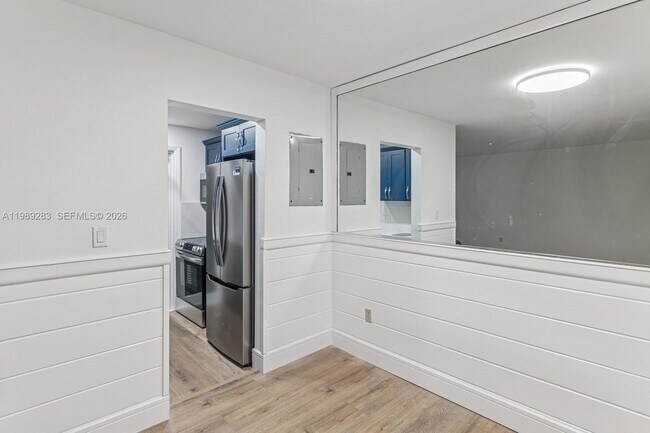 Building Photo - 255 Sunrise Dr