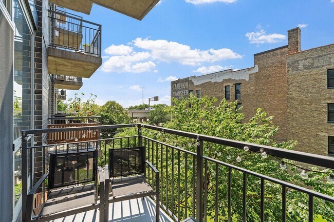 Building Photo - 730 N 4th St