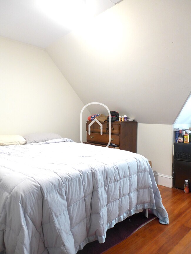 Building Photo - 45 Beech Glen St