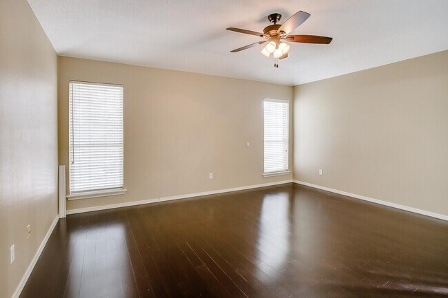 Building Photo - 142 N Utica Ave