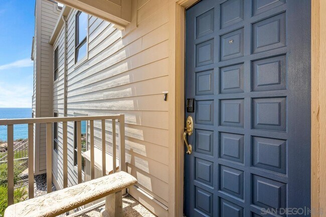 Building Photo - 270 Surfview Ct