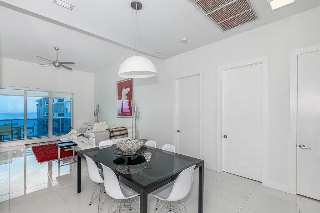 Building Photo - 2301 Collins Ave