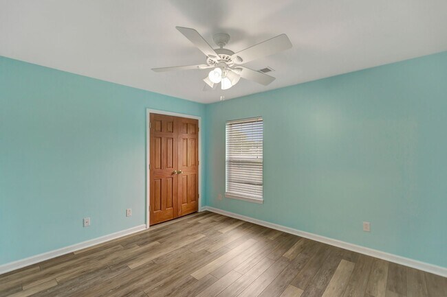Building Photo - Spacious Cane Bay Home with Pond Views!