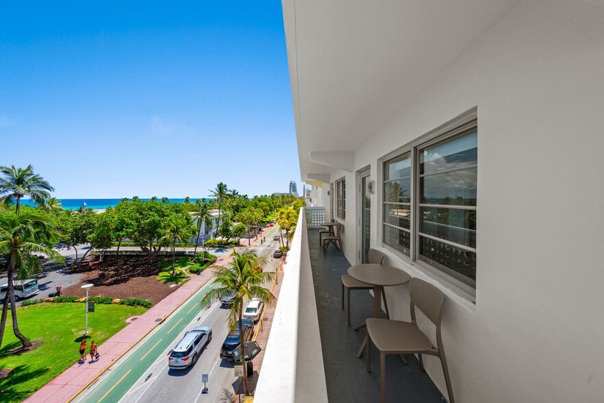 Building Photo - 1036 Ocean Dr