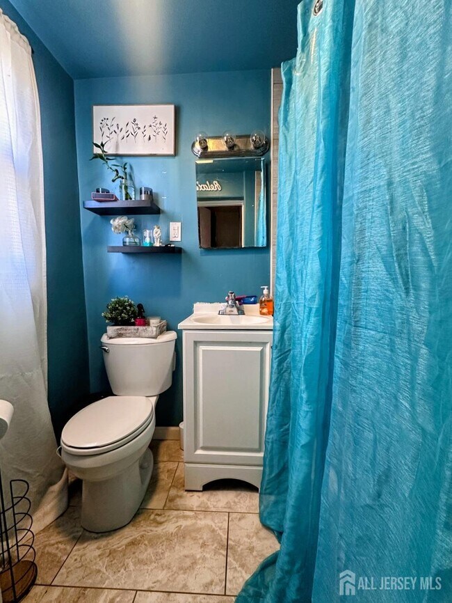 Building Photo - 136 Broad St