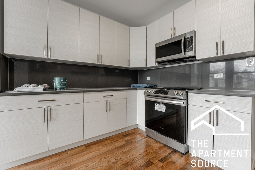 Building Photo - 2922 N Rockwell St