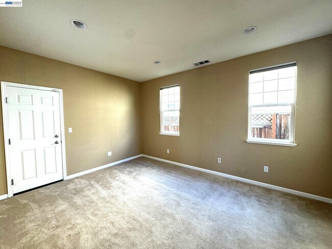 Building Photo - 1669 Marina Way
