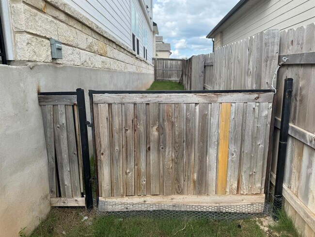 Building Photo - 134 Roseheath Ln