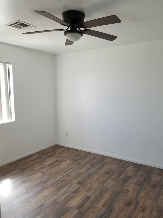 Building Photo - 1273 Court Ave