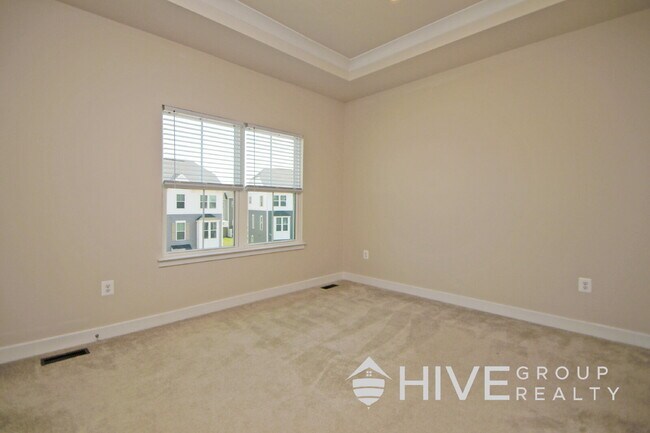 Building Photo - Spacious 4-Bed, 3.5-Bath with Garage!
