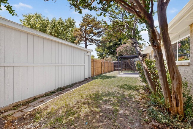 Building Photo - Plano Gem Ready To Be Your Home
