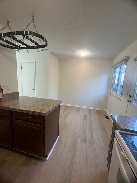 Building Photo - 1967 Slaton Ct