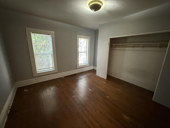 Building Photo - Spacious 1-Bedroom SE Grand Rapids