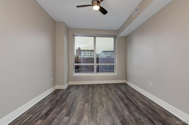 Building Photo - 9 N Euclid Ave