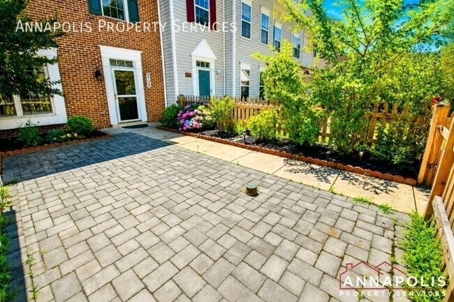 Building Photo - 8725 Spring Brook Way