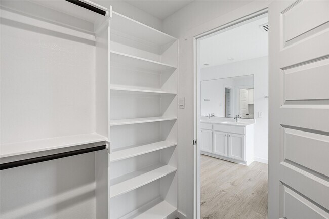 Building Photo - 31814 Hallington Hl Ln