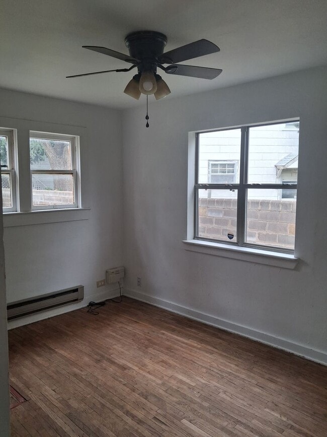 Building Photo - 409 S Avenue H