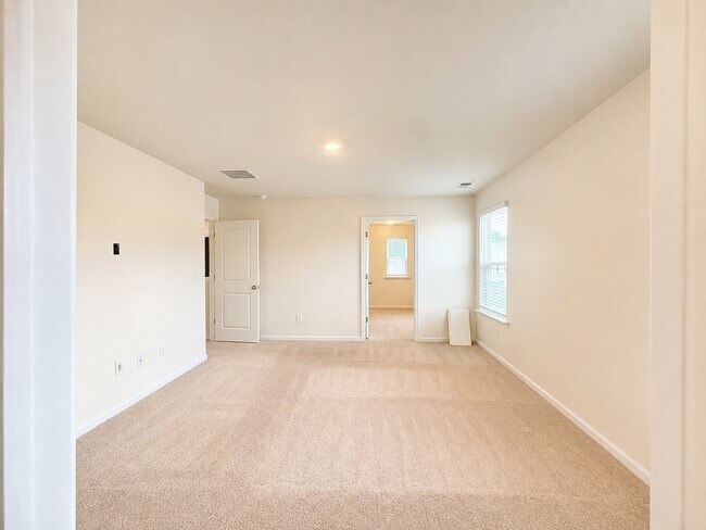 Building Photo - 169 Oakwood Blvd