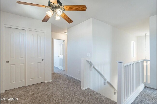 Building Photo - Bright 4Bdm 3Ba Goodyear home