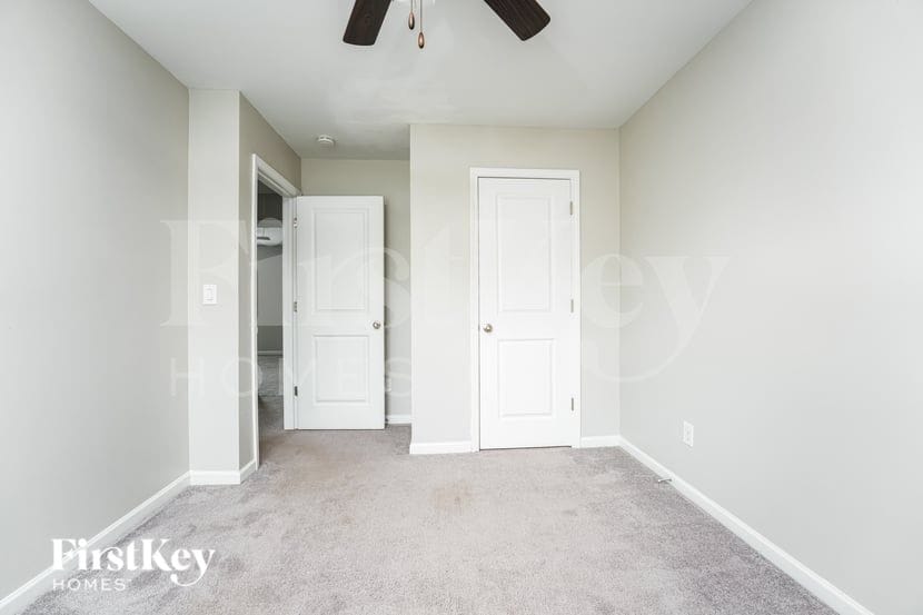 Building Photo - 1035 Sutherland Dr