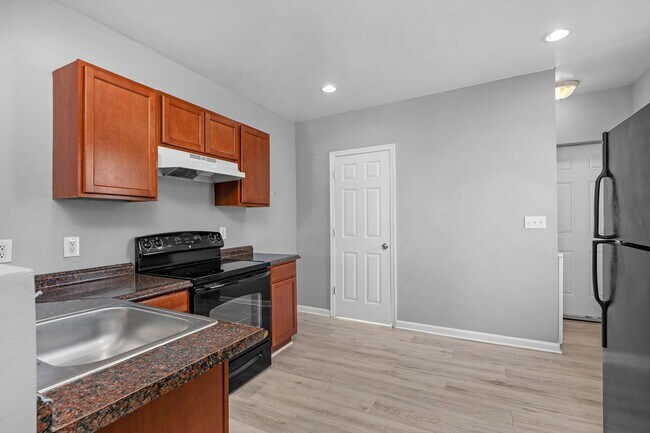 Building Photo - Two Bedroom Rental for Immediate Move In West Baltimore