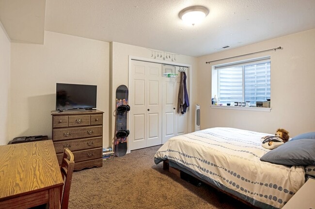 Building Photo - Gorgeous 4 Bed / 3 Bath Home on Hermione Lane!