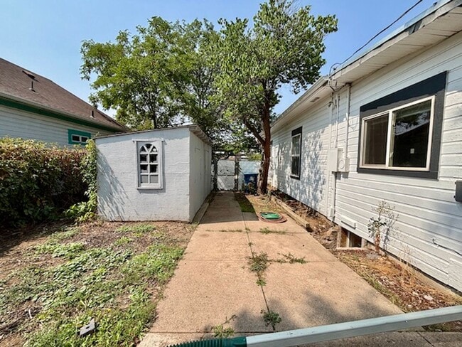 Building Photo - BALANCE OF SEPTEMBER RENT FREE!