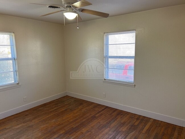 Building Photo - 1504 Redondo Dr