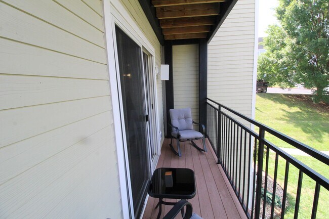 Building Photo - 1340 Hunters Rd