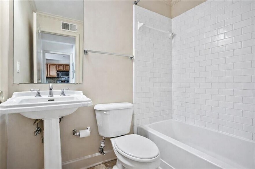 Building Photo - 48 Peachtree Ave NE