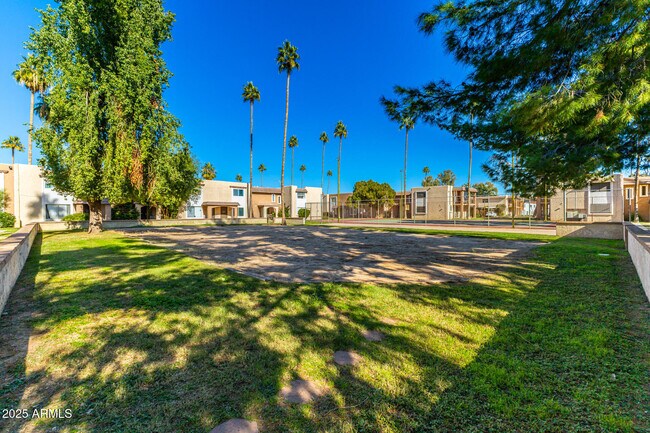 Building Photo - 7126 N 19th Ave