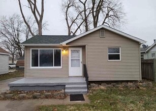 Building Photo - 1151 E Decamp St