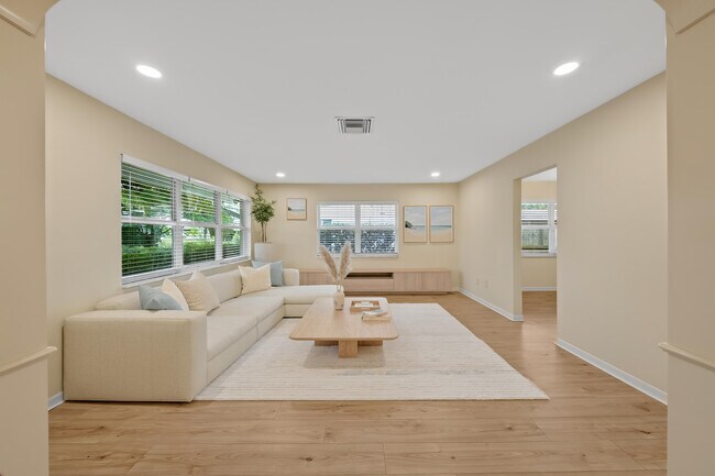 Building Photo - 129 Alhambra Pl