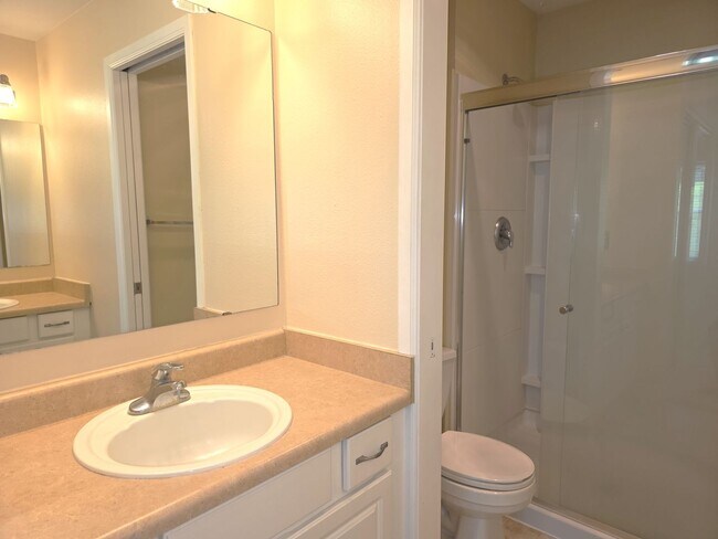 Building Photo - Latitude Condominiums 3 Bed, 2 Bath in Fed...