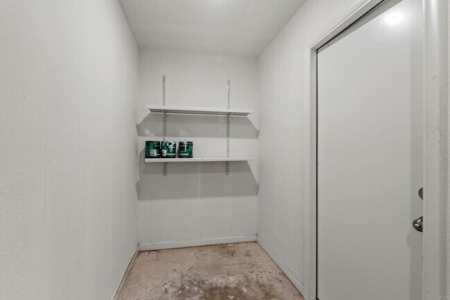 Building Photo - 15237 North 21st St