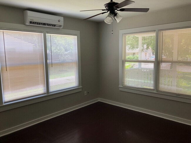 Building Photo - 2/1 Cottage