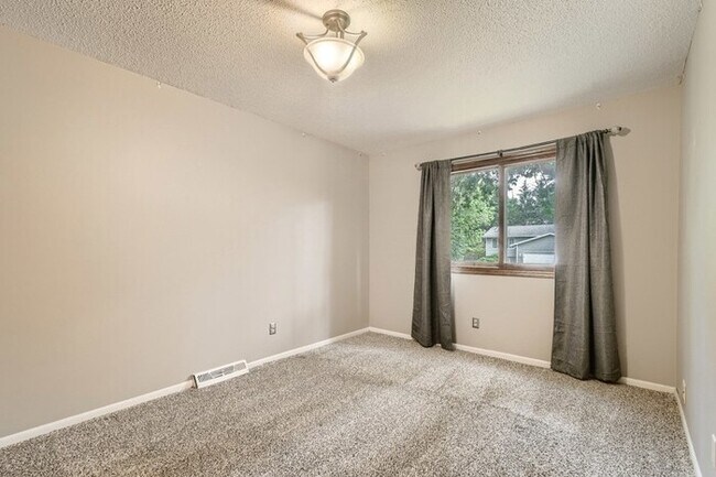 Building Photo - 13760 87th Avenue North, Maple Grove, MN, ...