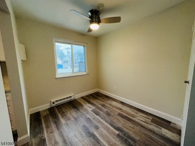 Building Photo - 234 Main St