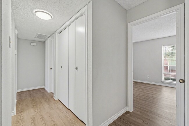Building Photo - 3621 W Northgate Dr