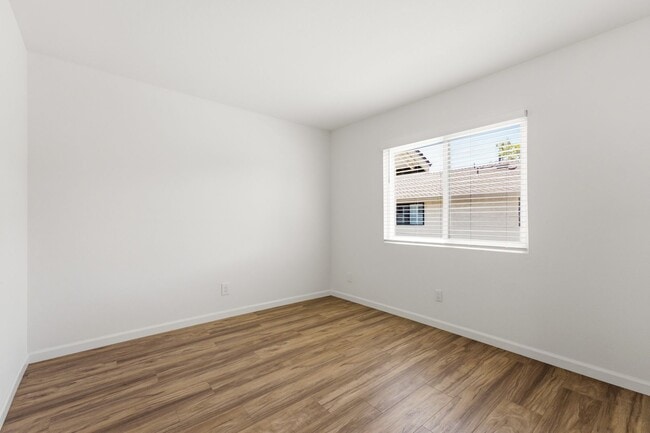 Building Photo - 15192 Moir Ct