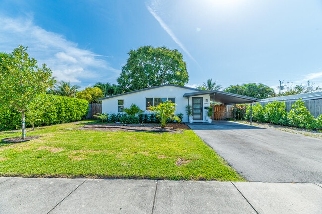 Building Photo - 5840 NE 1st Terrace