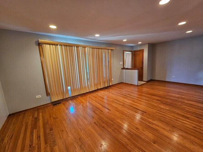 Building Photo - 18019 Ravisloe Terrace