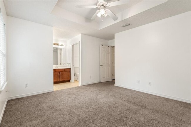 Building Photo - 8382 Oak Pointe Ct
