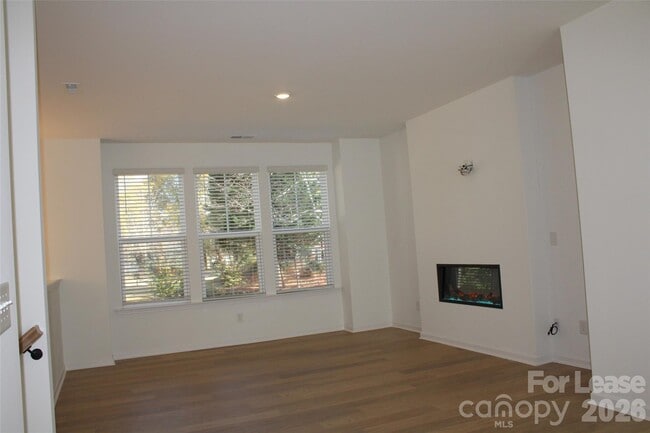 Building Photo - 743 Hoke Ln