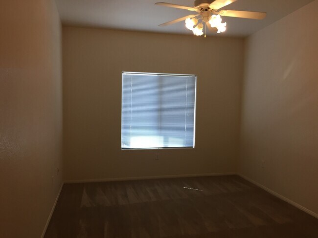 Building Photo - JEFFREYS ST #2026