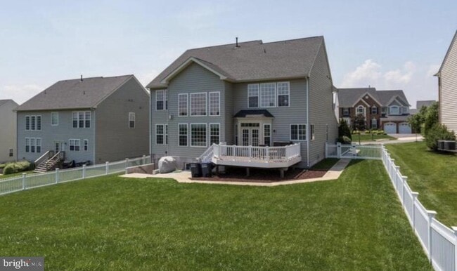 Building Photo - 2450 Transom Pl