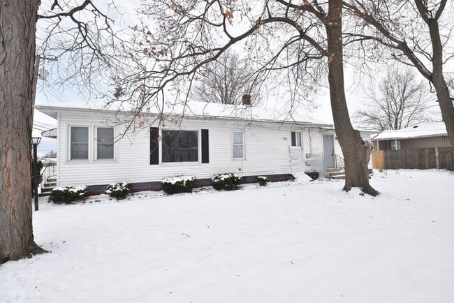 Building Photo - River Park Charming 3 bedroom Single Family Home